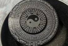 四柱七煞重叠，又得财官资助，则为七煞得势，复生于印
