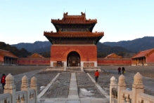 古代的风水选址,除了生态,实利功能和一些谶讳内容外,其对环境景观的组织是十分重视的