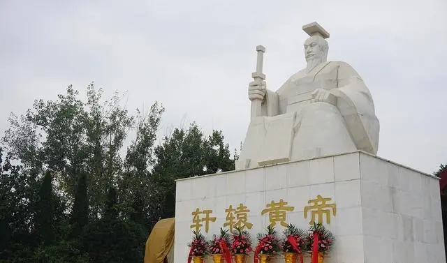 周公解梦：郑玄梦见老者剖其心脏，黄帝占梦得名臣