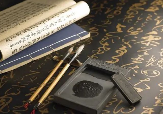 《乾凿度》提出太易说，为孟京倡导的卦气说，在易学史和哲学史上都有重要意义