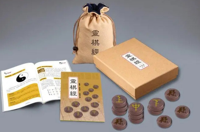 签占术是《灵棋经》那里脱胎换骨、变化发展过来的，《灵棋经》标志着中国古代卜筮发展到了一个新阶段