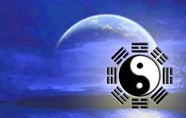 六爻共分四个修习层次，步步升级、环环相扣：第三层飞跃，第四层入道