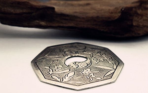 三命以干为禄，称之为天元;以支为命，称之为人元，以纳音为身，称之为地元