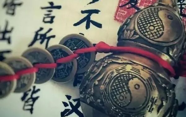 命局中官杀混杂，不管是去杀留官，还是去官留杀，只要取清格局，就会形成贵人之局