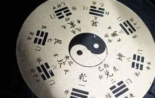 四柱专论财星和官星，如果日主力强，能胜任财星和官星，那么此人定是富贵之人