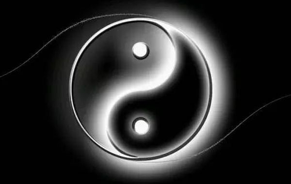 如果是女命遇到财官印绶等，一定能够旺夫，没有犯杀也没有混杂，就会身体强壮能够有所制伏