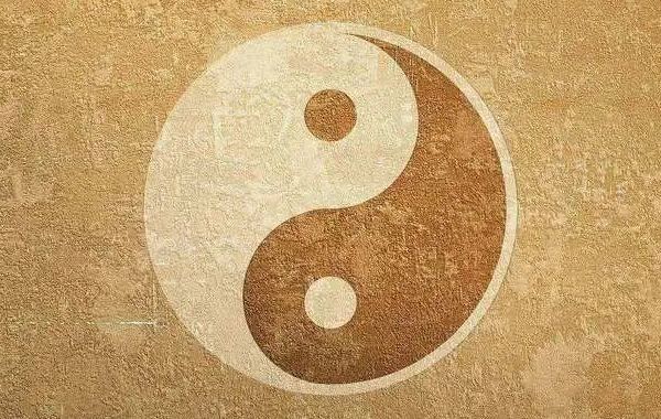 印遇官，这就是官印双全，这种命局的人都会有富贵降临