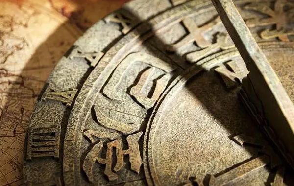 “合有宜不宜，合多不为奇”《滴天髓》中被放在《六亲》章里面，用“合局”来命名它