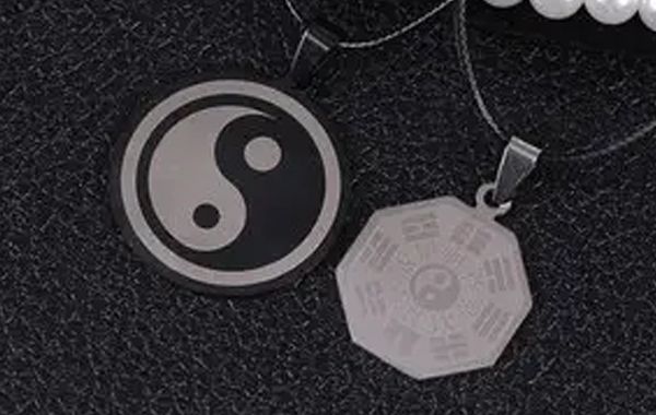 甲申、戊寅，属于杀印相生是由自身天干地支组合的特点决定的，庚寅、癸丑，属于两神兴旺