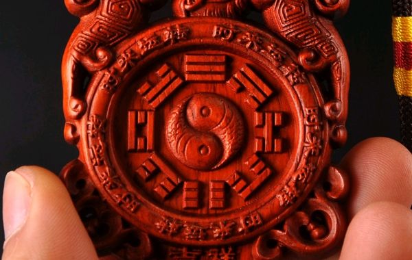 “全象”是指命局中出现日主、用神、喜神，并且分别是三种五行属性