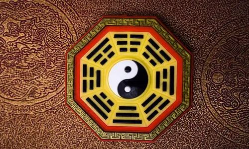 风水师的解释不科学，不但不科学，而且属于地地道道的伪科学